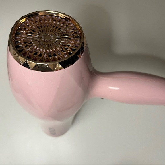 Revlon limited edition Blush Pink Hair Dryer - Picture 2 of 3